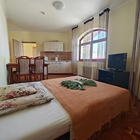 Lira Apartment